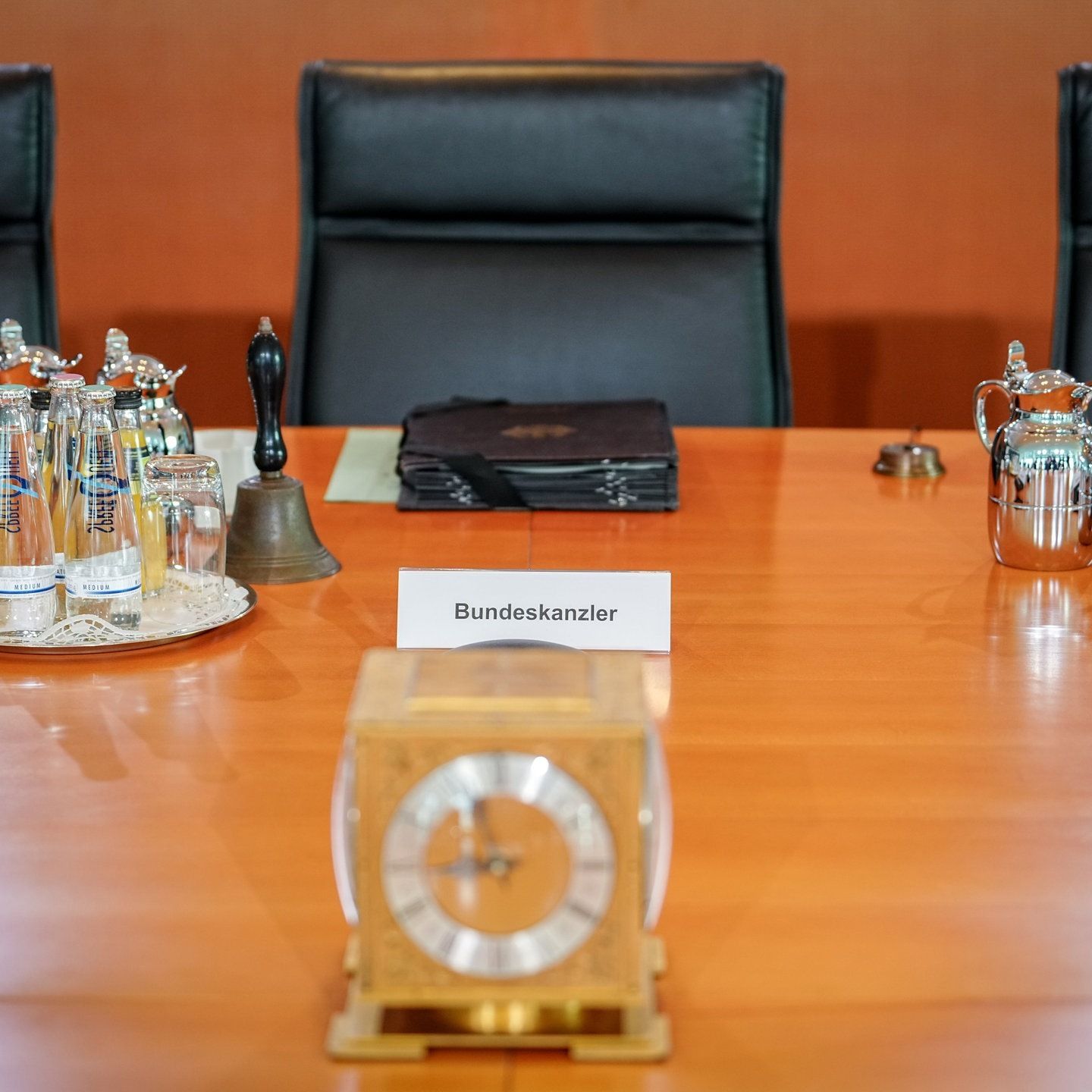 Tuten Gag: Neues Kabinett / Keues Nabinett