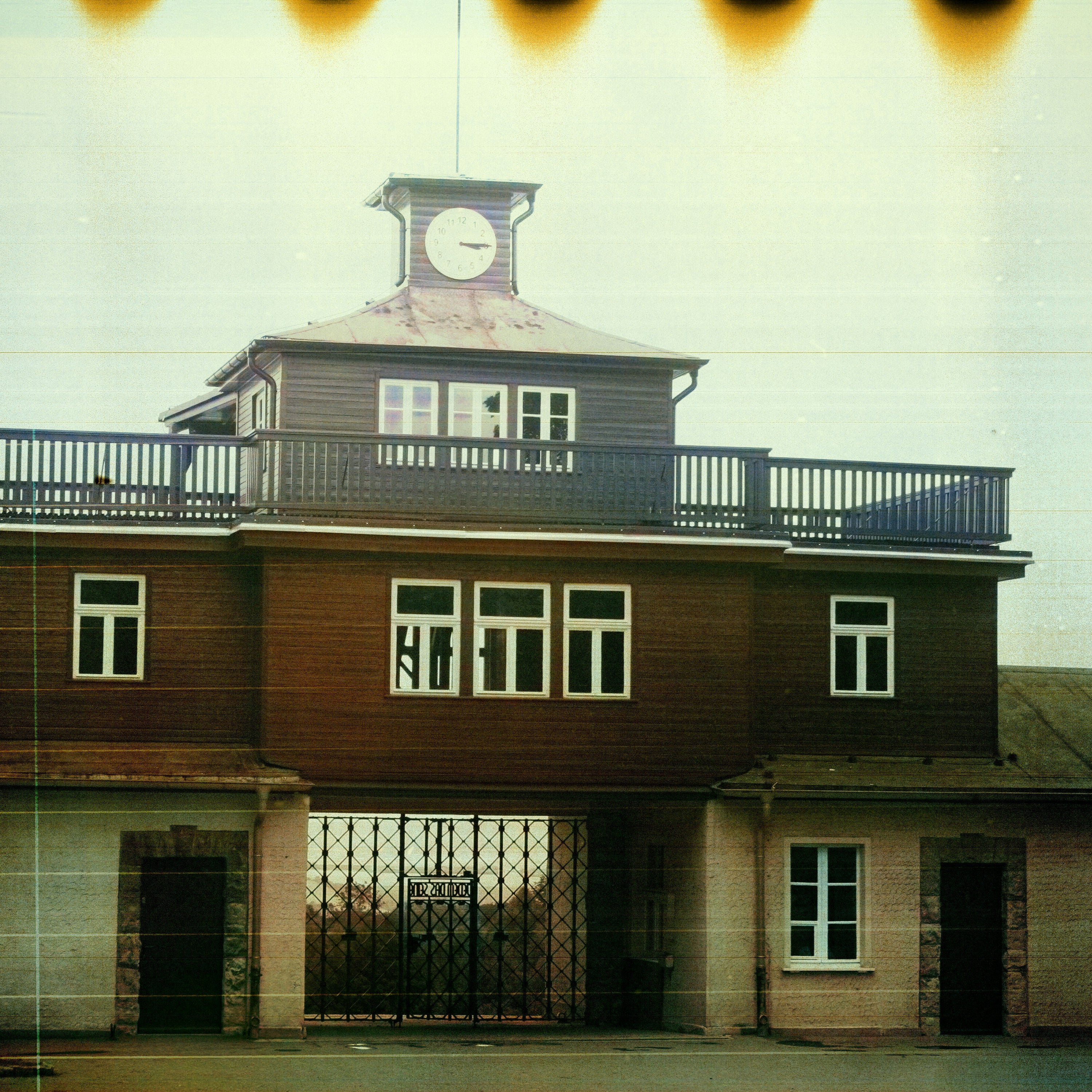Internierungslager (19/41) | Unter dem Gras darüber