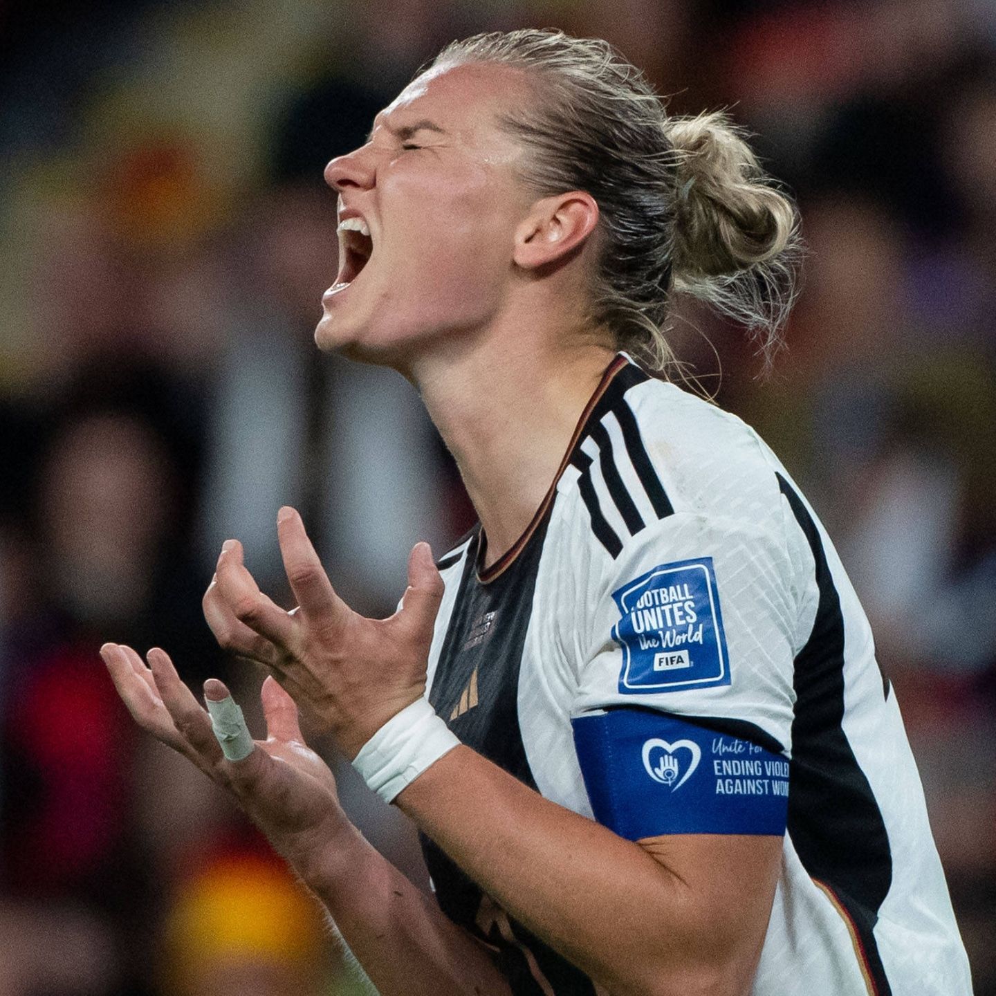 Alexandra Popp: „Hey, Puppe, zeig’s ihnen einfach auf dem Platz!“