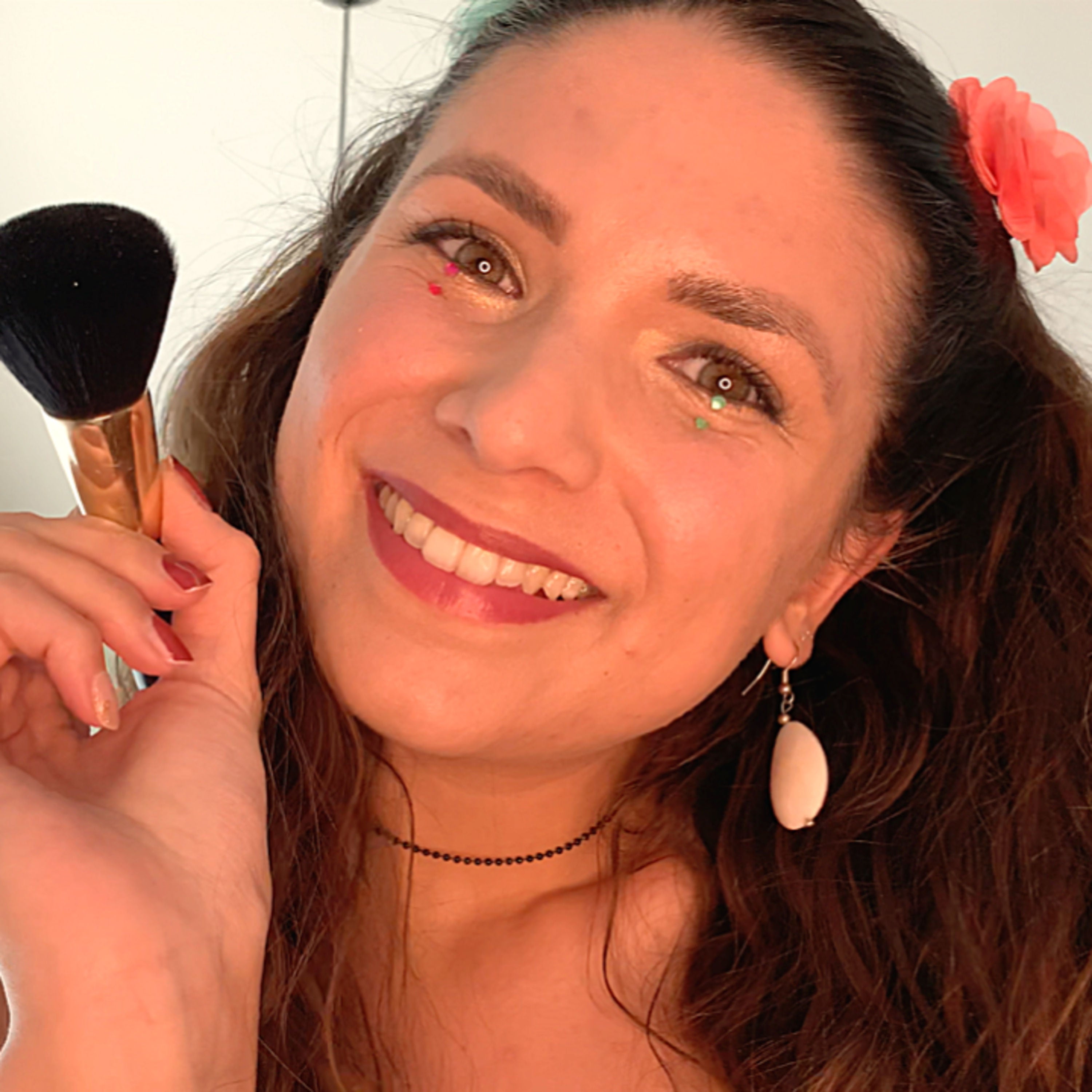 ASMR Funny Friend Does Your Makeup in Bed - very spontaneous (Deutsch/German RP, Personal Attention)