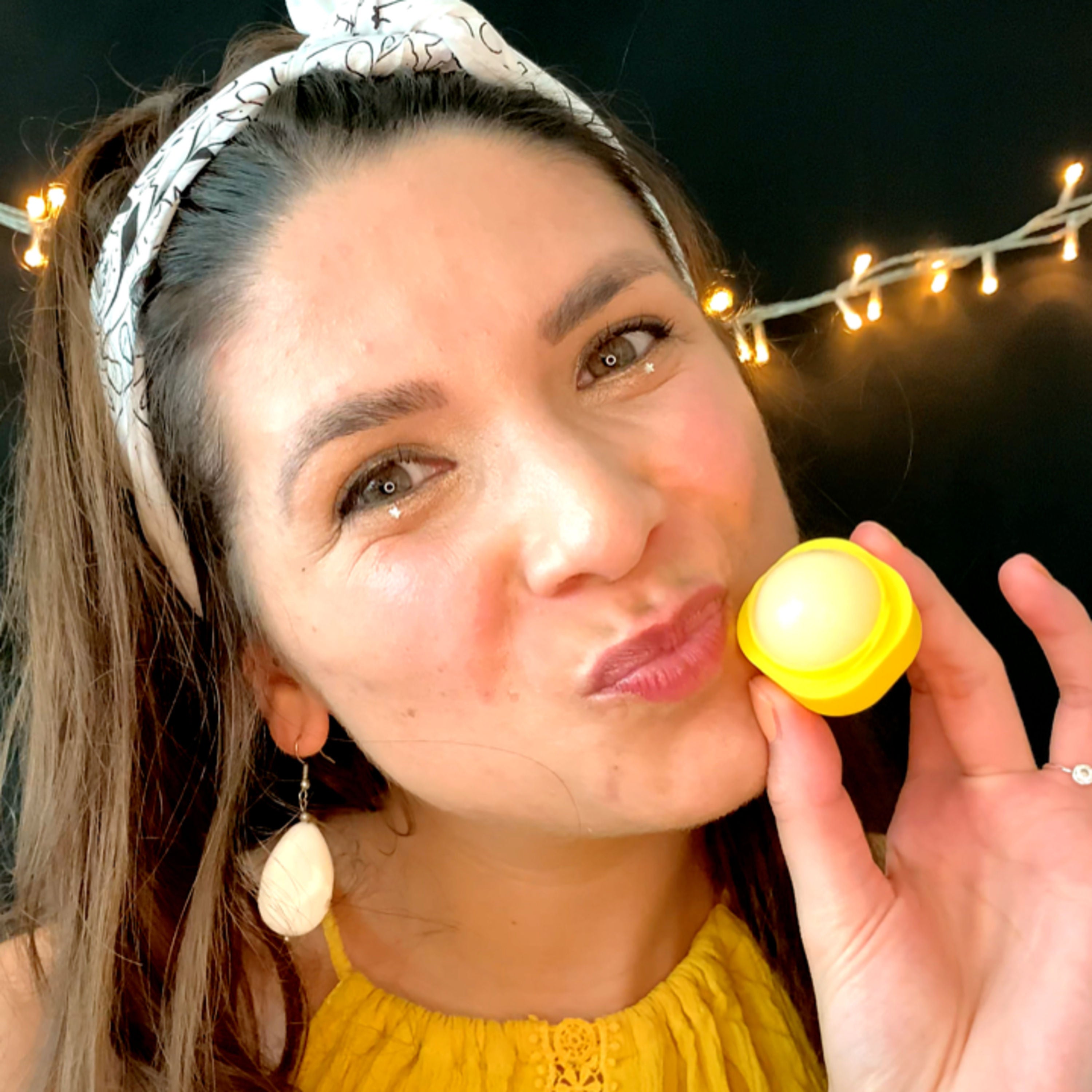 ASMR 100 Layers of Lip Balm Counting from 1-100 (Mouth Sounds, Breathing, Soft Whispers, DE/EN)