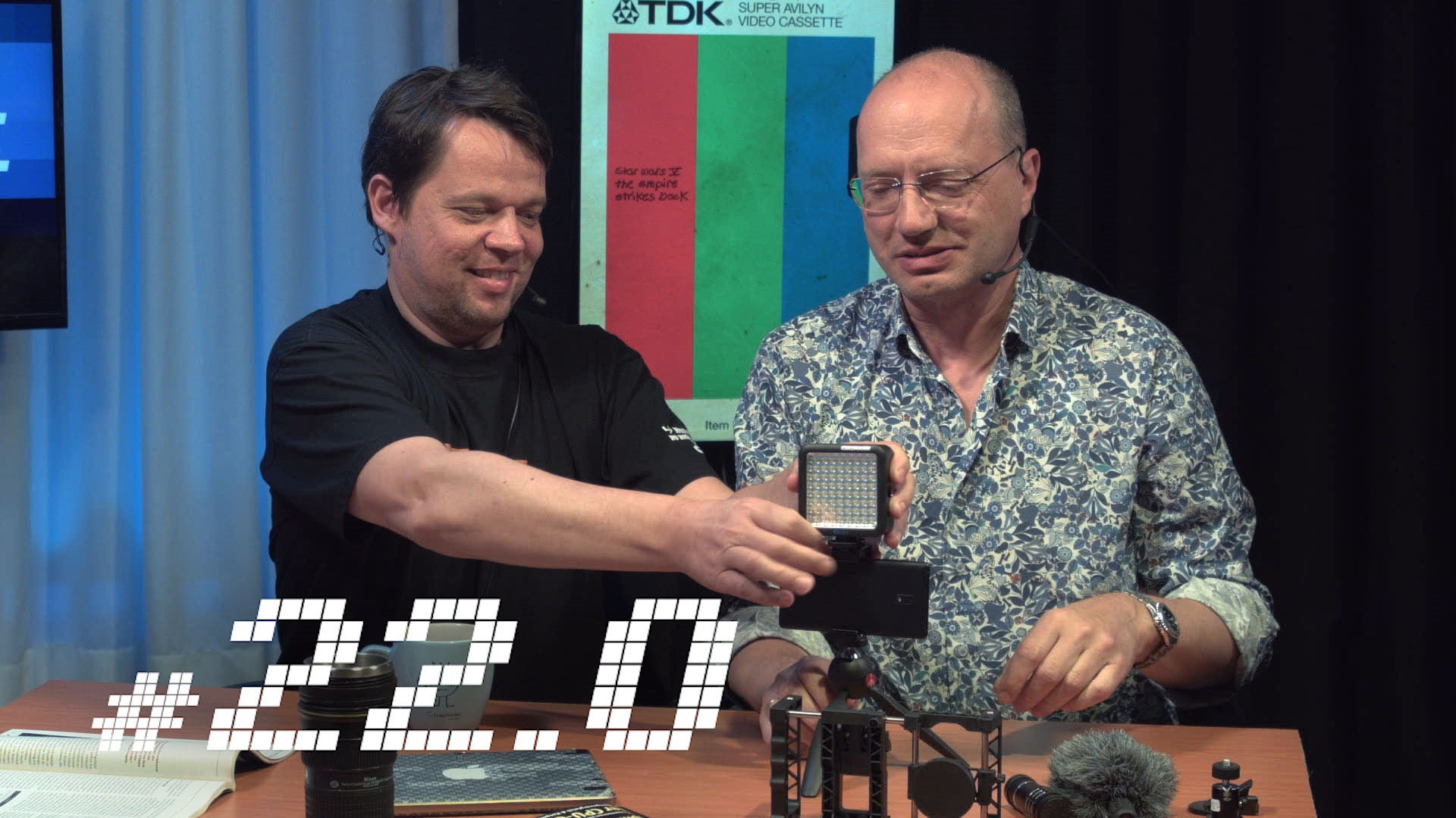 c't uplink 22.0: Handy-Videos im Profi-Look, autonome Busse, CPU-Guide