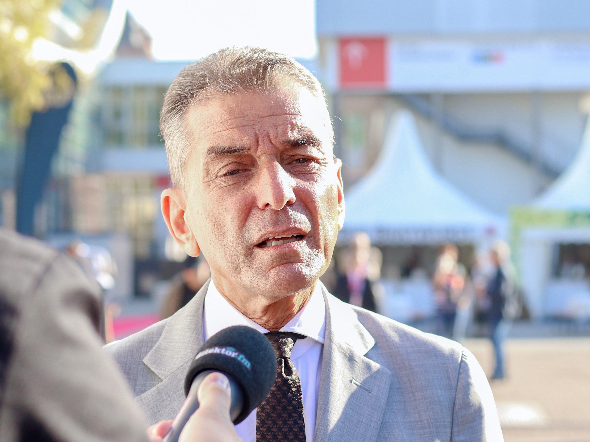 N99 | Michel Friedman über die bayerische Landtagswahl und die AfD - "Wer Demokratiefeinden eine Stimme gibt, ist mit verstrickt"