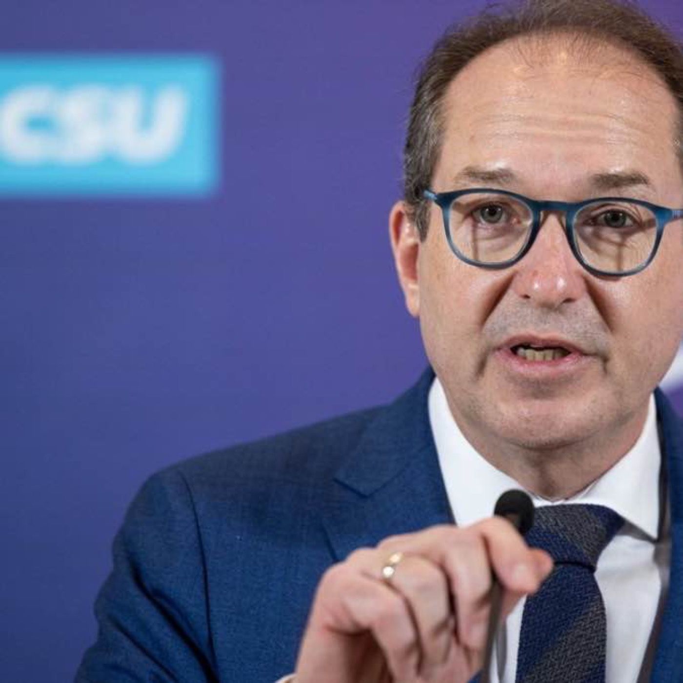 Sechs, setzen und Klappe halten, Dobrindt!