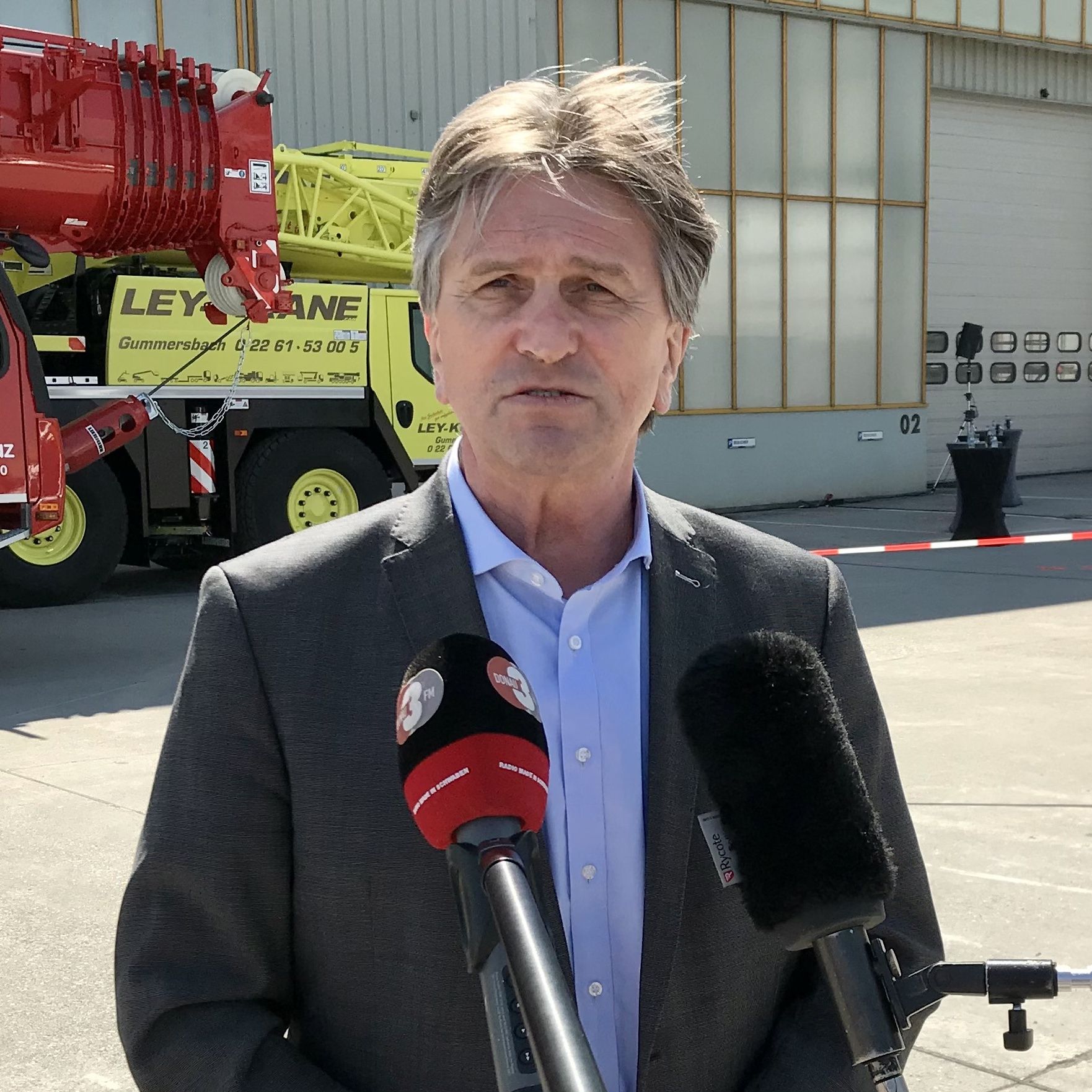 Gesundheitsminister Lucha: Bei Liebherr impft jetzt der Betriebsarzt!