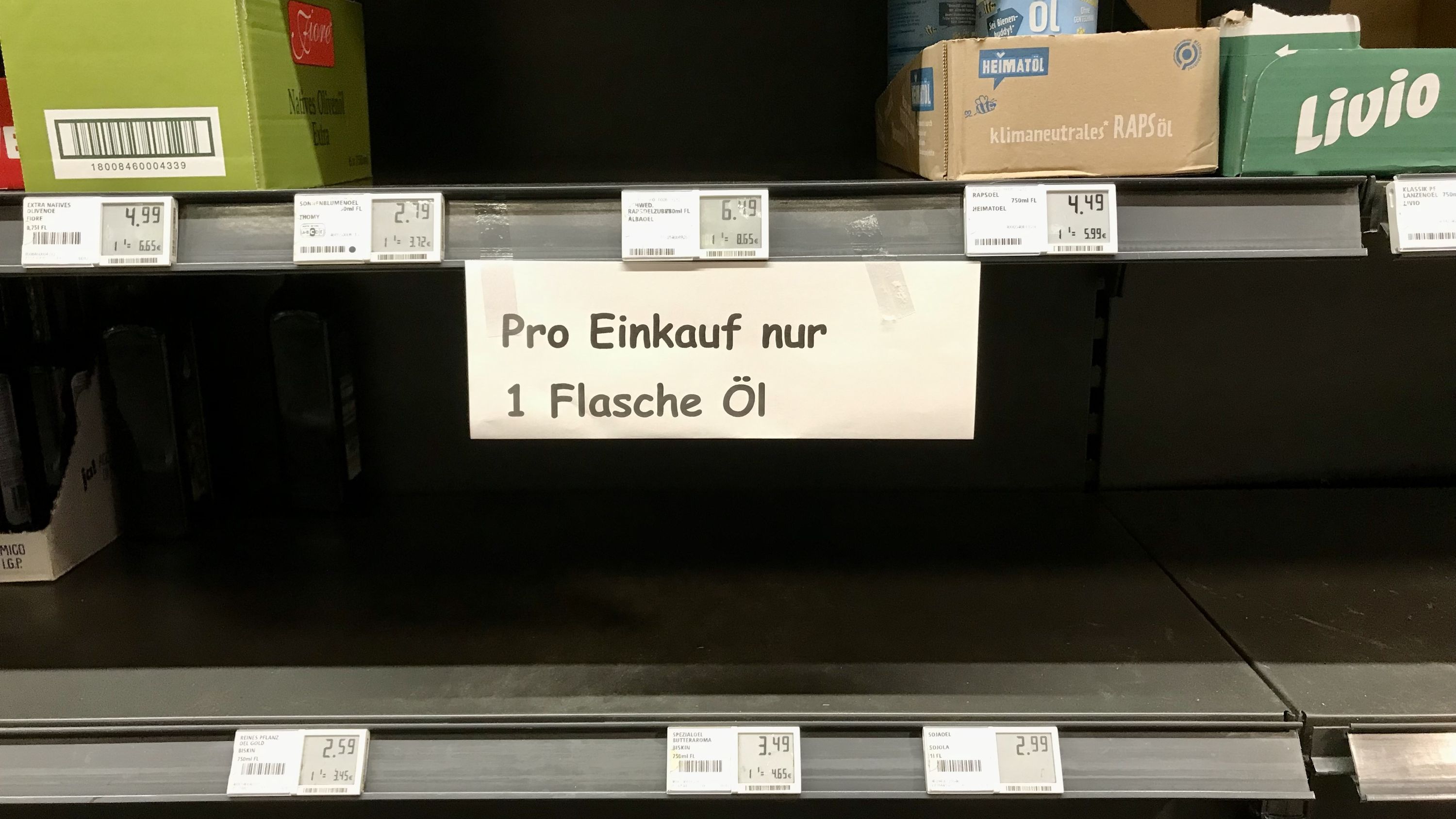 Öl-Regale leer geräumt: Ist das Hamstern sinnvoll?
