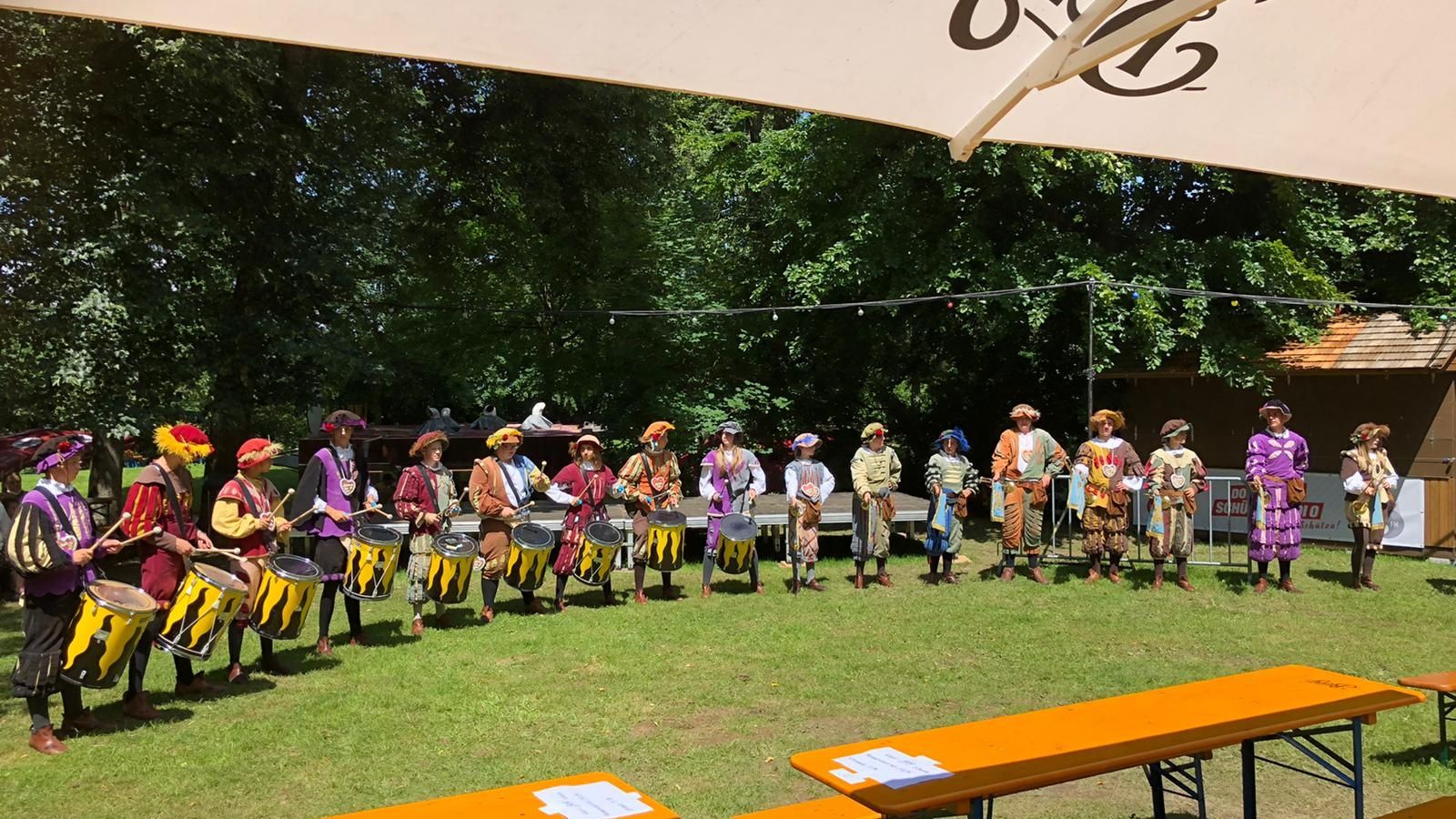 Schützenfest-Radio: Schützenhalbe, Fanfaren und Grillfleisch