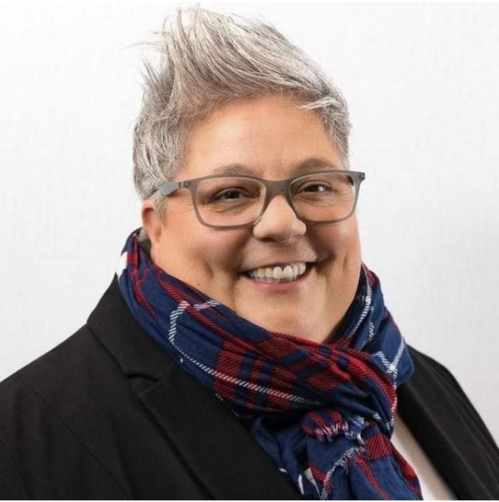 Die 5 „must have“ für eine Salon Gründung!! Marion Stahl zu Gast im Friseur Podcast
