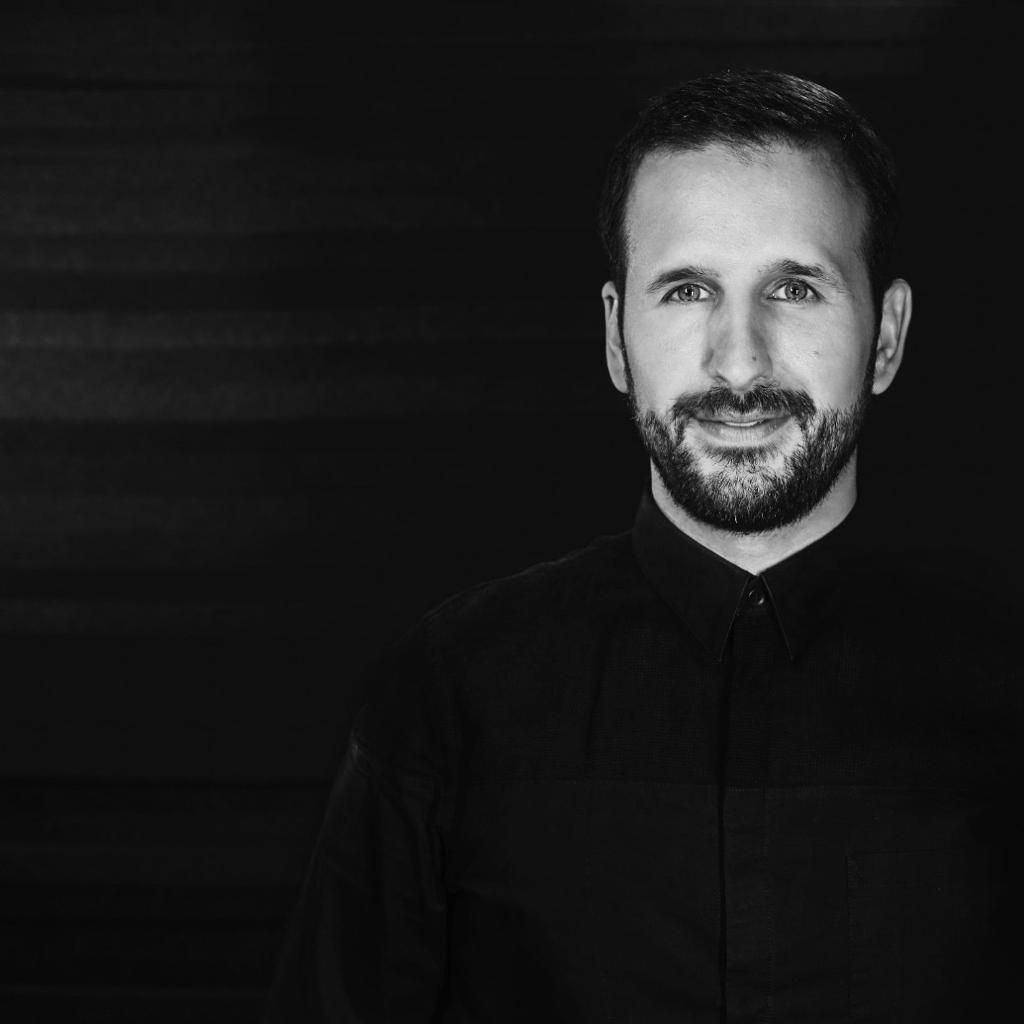 Redken Akteur Marco Arena zu Gast im Friseur Podcast