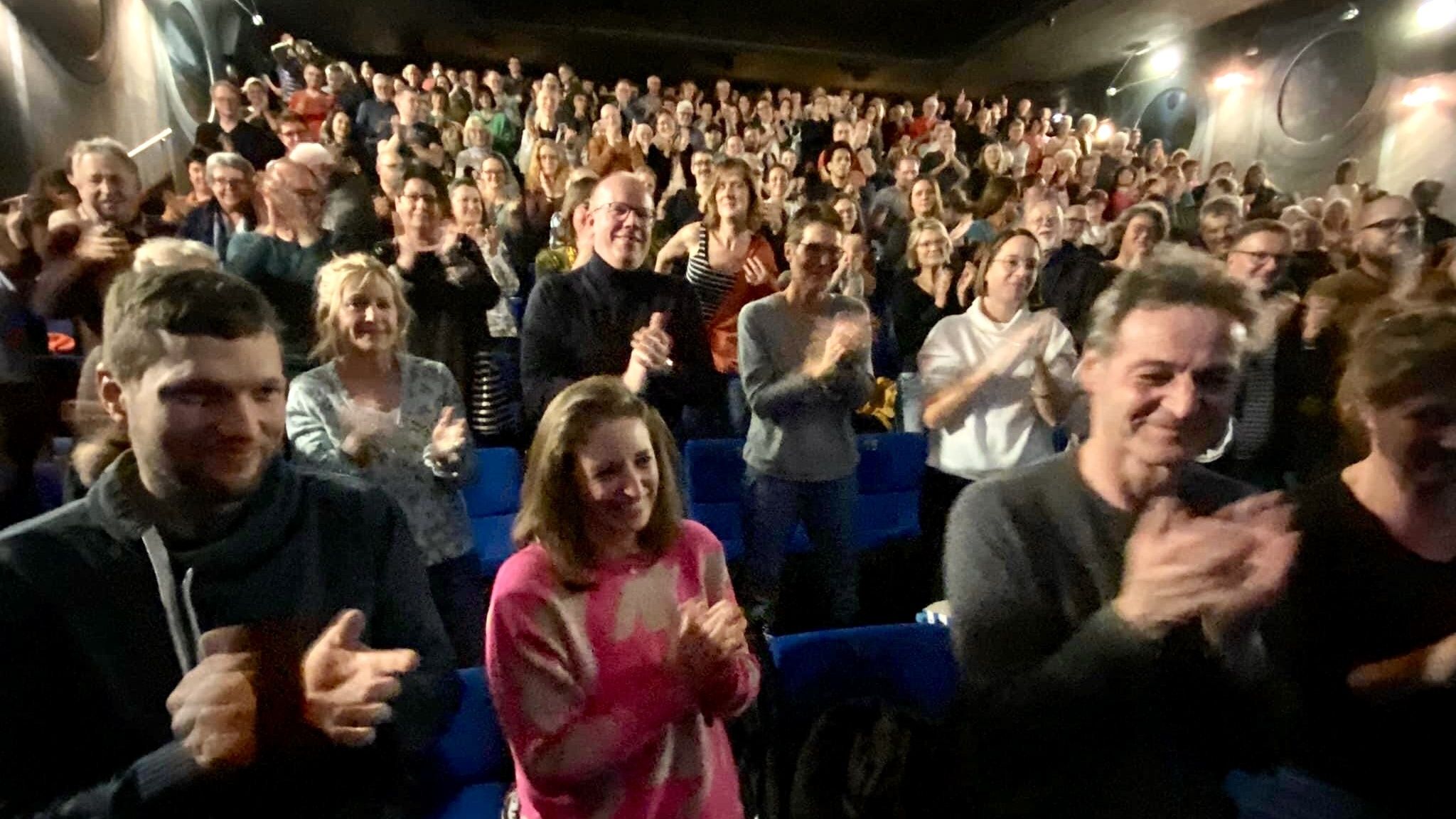 Biberacher „Schattenkind“-Premiere: Standing Ovations und Filmfest-Feeling