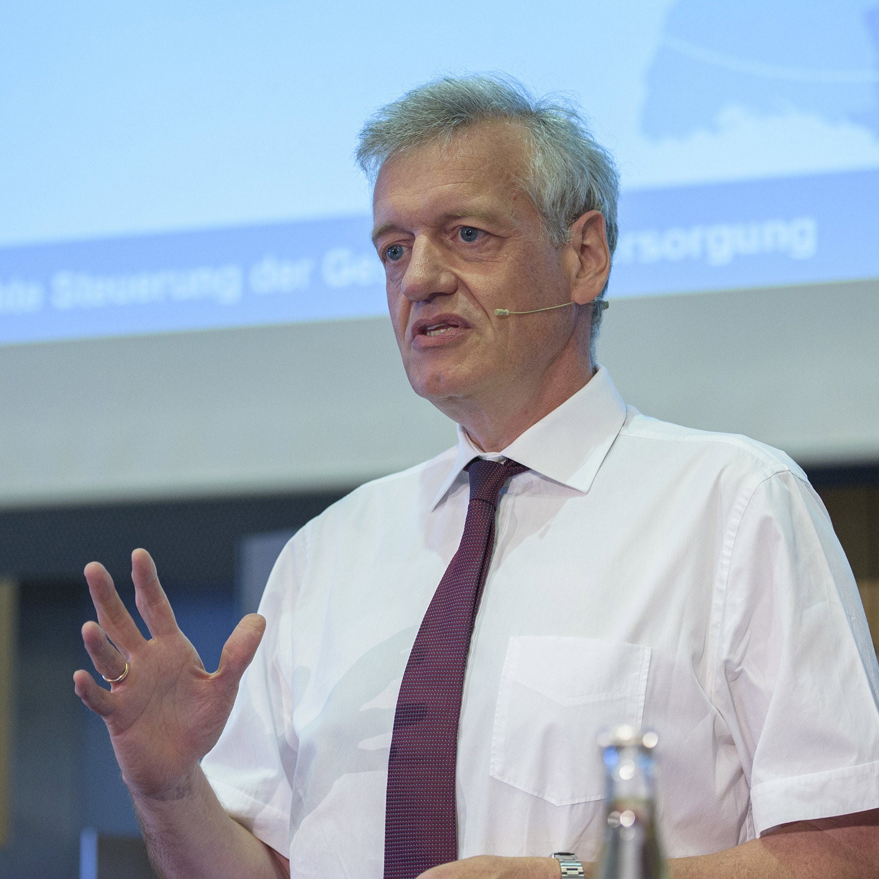Gesundheitsweiser Gerlach: "Wir sind im Blindflug!"
